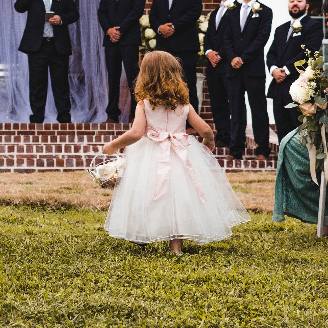 How to Keep Children Entertained at Your Wedding