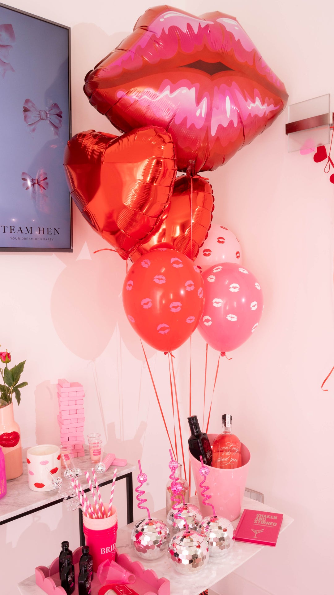 30" Kissy Lips Foil Balloon